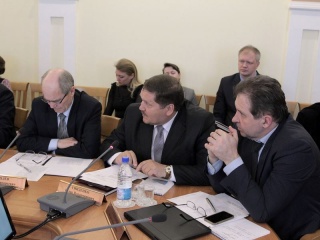 В Администрации Алтайского края рассмотрены впросы исполнения поручений Президента России