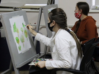 В модельной библиотеке Новоалтайска провели познавательную программу, посвященную искусству